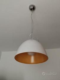 Lampadario in vetro bianco e arancione