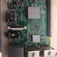 Rasberry Pi3 model B +naspicase+2 microsd+gamepad