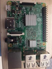 Rasberry Pi3 model B +naspicase+2 microsd+gamepad