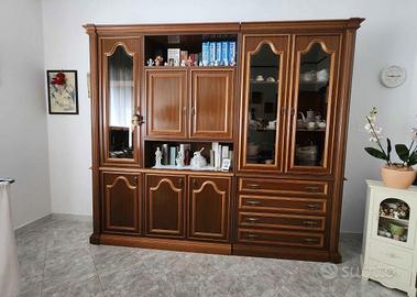 Mobile da soggiorno classico in legno massello