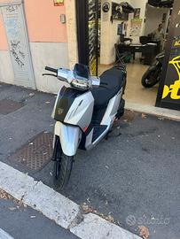 Peugeot Tweet 125 NUOVO 2026 euro 5 - PERMUTE