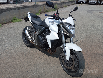 Honda cb1000r