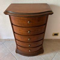 Cassettiera stile classico