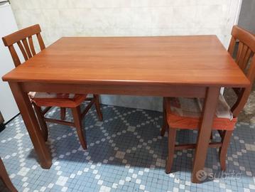 Tavolo con 4 sedie