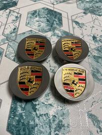 Set di quattro coprimozzi Porsche
