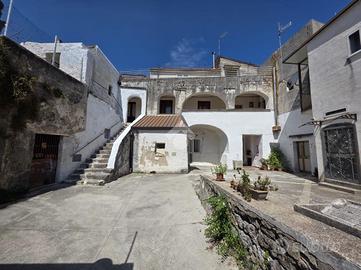 3 LOCALI A DURAZZANO