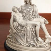 Statua Pietà in resina