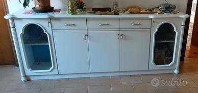 Credenza bianca in design