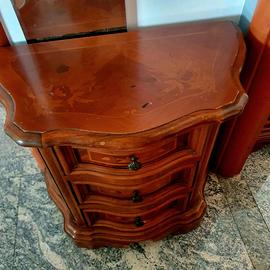 comodino stile Arte Povera o Barocco moderno.