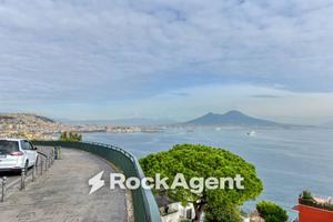 Appartamento di 154 m² con 5 locali a Napoli
