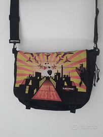 Borsa a tracolla Eastpak Delegate Flying V