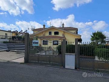 Villa a schiera a Guidonia Montecelio