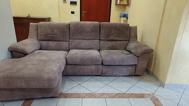 divano tre posti misura m. 2,46  di Poltrone&sofa'