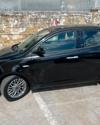 Lancia yoslion