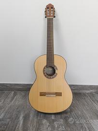 Chitarra classica Valencia + custodia e capotasto