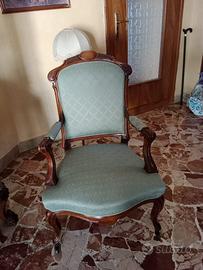Coppia poltrone antiche in legno massello