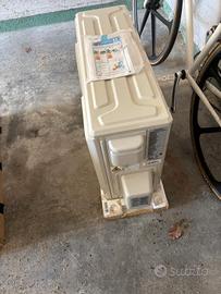 Unità esterna condizionatore Samsung