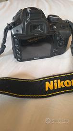 Fotocamera Reflex digitale Nikon D 3200 usato poc