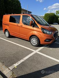 Ford Transit Custom mildhybrid 130cv 6posti