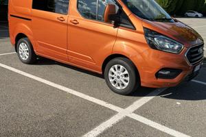 Ford Transit Custom mildhybrid 130cv 6posti