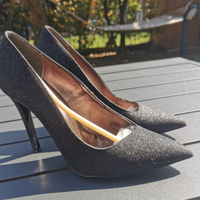 Scarpe décolleté nero brillante con tacco