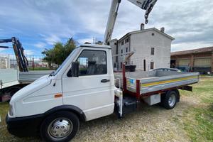Iveco Daily 35-10 con gru