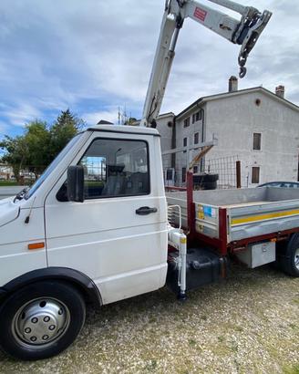 Iveco Daily 35-10 con gru