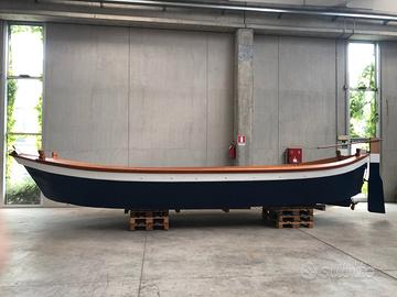 Gozzo in legno d'epoca