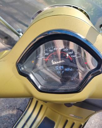 Vespa 300 GTS  