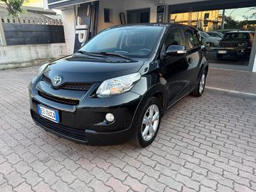 Toyota Urban Cruiser 1.4 D-4D AWD Luxury