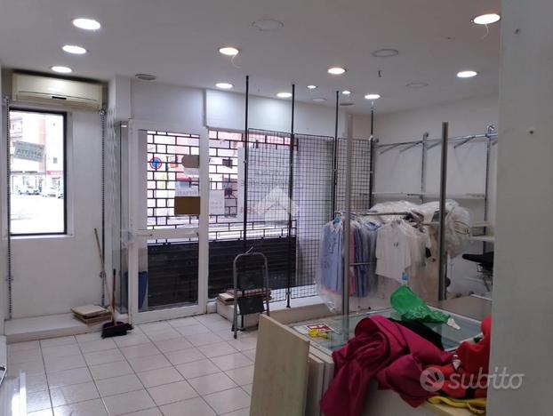 NEGOZIO A ATRIPALDA