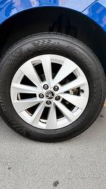 Gomme e cerchi da 16