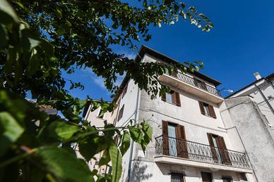 Elegante e luminosa palazzina appena ristrutturata