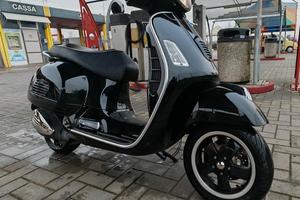 Vespa 300 GTS ie