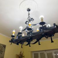 Lampadario Taverna Legno e ferro battuto