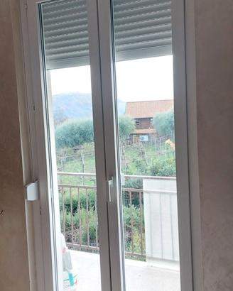 Infissi  finestre  in pvc