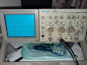 oscilloscopio tektronix 2225