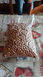 nocciole sgusciate non tostate