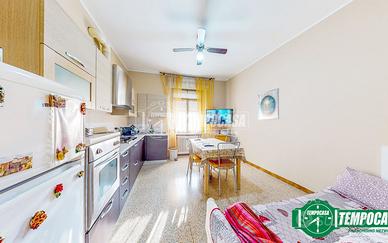 APPARTAMENTO CON 2 BALCONI E BOX AUTO A VALENZA!