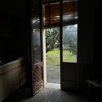 Casa con giardino da ristrutturare