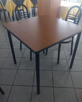 Tavolo + 4 sedie (20 tavoli 80 sedie)