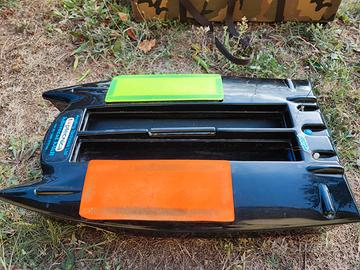 Barchino carpfishing Bait Boat + tanti accessori