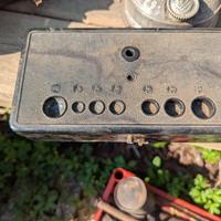 Bilancia antica con pesi