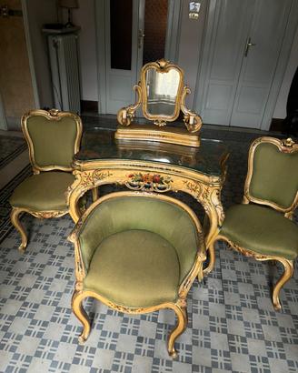 Set antico toilette con specchiera e sedie