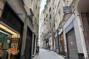 2 LOCALI A GENOVA