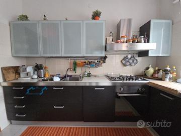 Cucina completa + arredi pronta all'uso