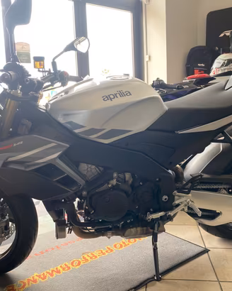 Aprilia Tuono V4 1100