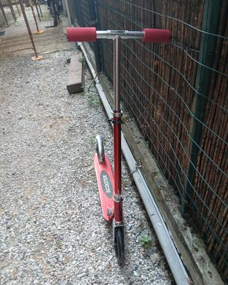  2 monopattini  per bambini 