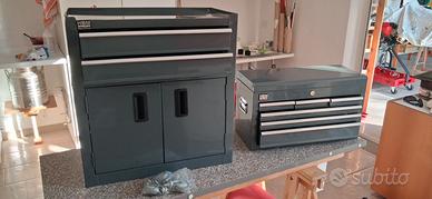 carrello attrezzi e cassetta