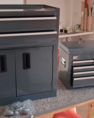 carrello attrezzi e cassetta